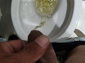 Japanese gay amateur enjoys urine play